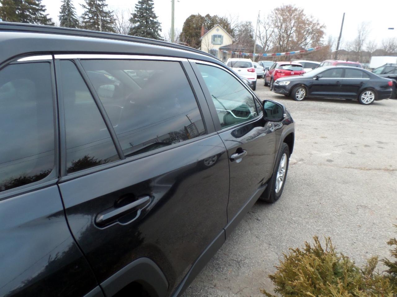 2019 Toyota RAV4 AWD LE Photo