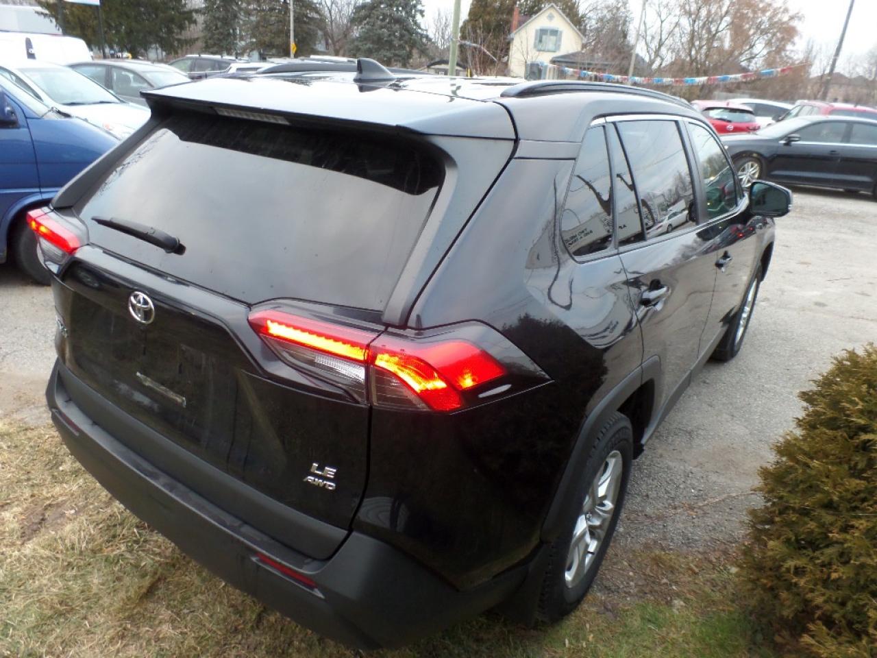 2019 Toyota RAV4 AWD LE Photo