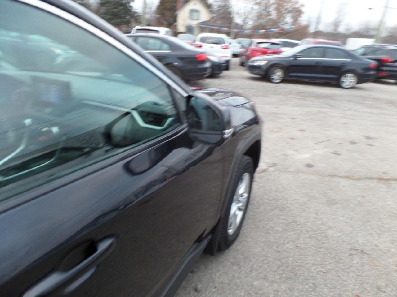 2019 Toyota RAV4 AWD LE Photo