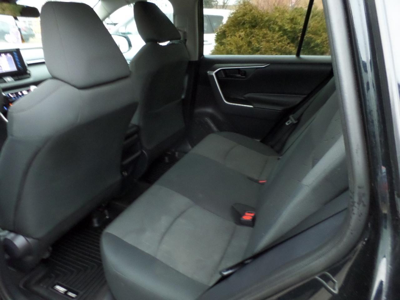 2019 Toyota RAV4 AWD LE Photo