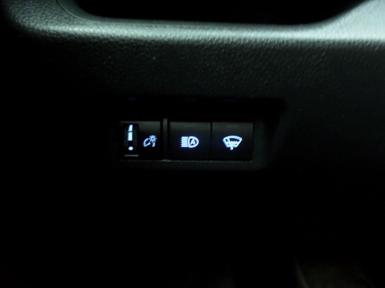 2019 Toyota RAV4 AWD LE Photo