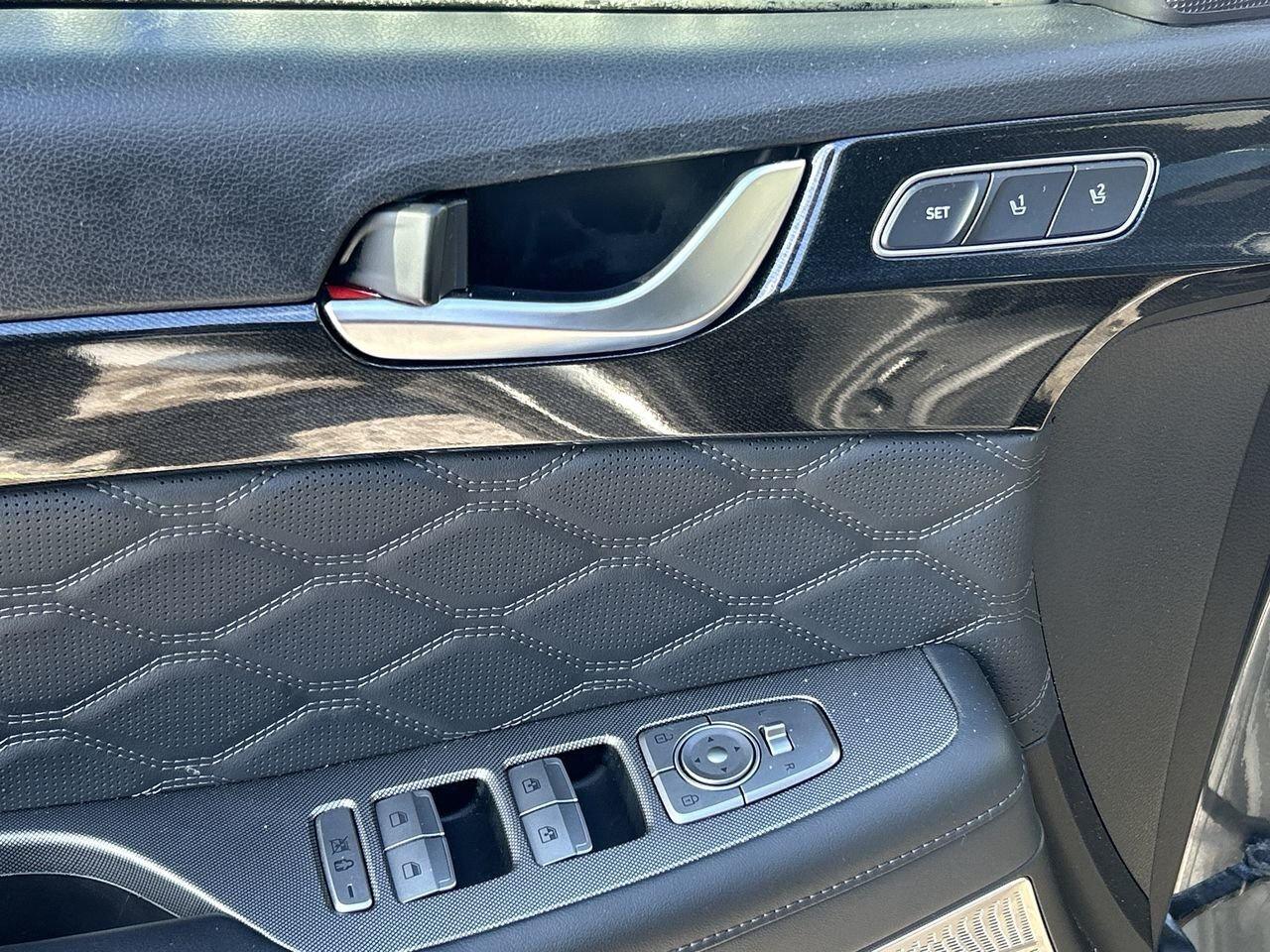 2022 Hyundai PALISADE Ultimate Calligraphy   Luxury 3-Row SUV CLEAN CARF Photo