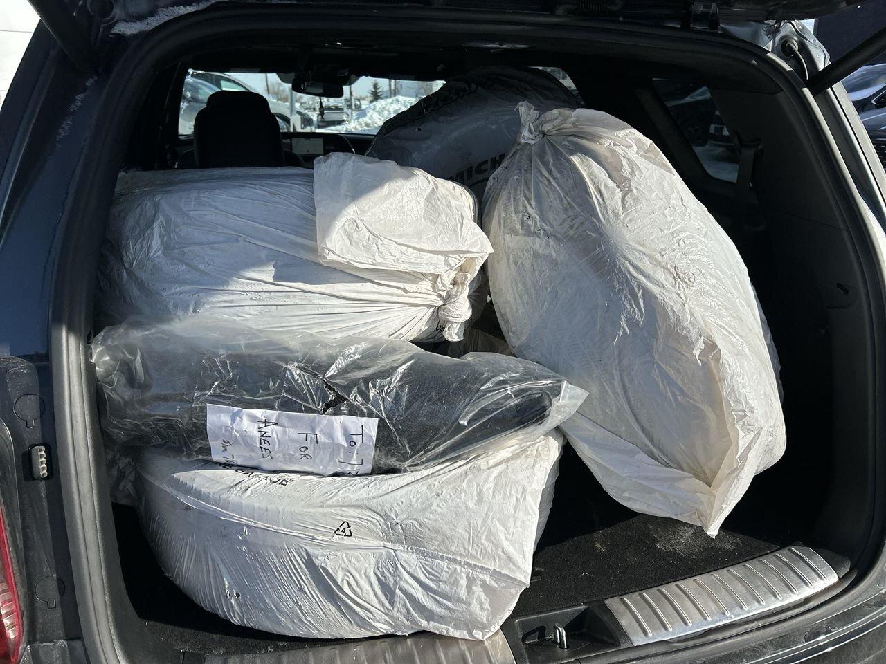 2022 Hyundai PALISADE Ultimate Calligraphy   Luxury 3-Row SUV CLEAN CARF Photo