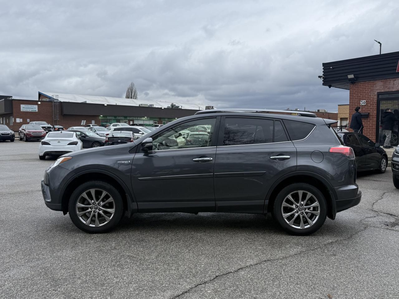 2018 Toyota RAV4 Hybrid l AWD l Limited l 2 Owner l Toyota Service Photo