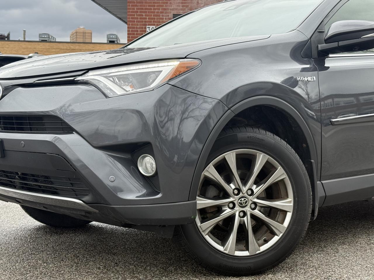 2018 Toyota RAV4 Hybrid l AWD l Limited l 2 Owner l Toyota Service Photo