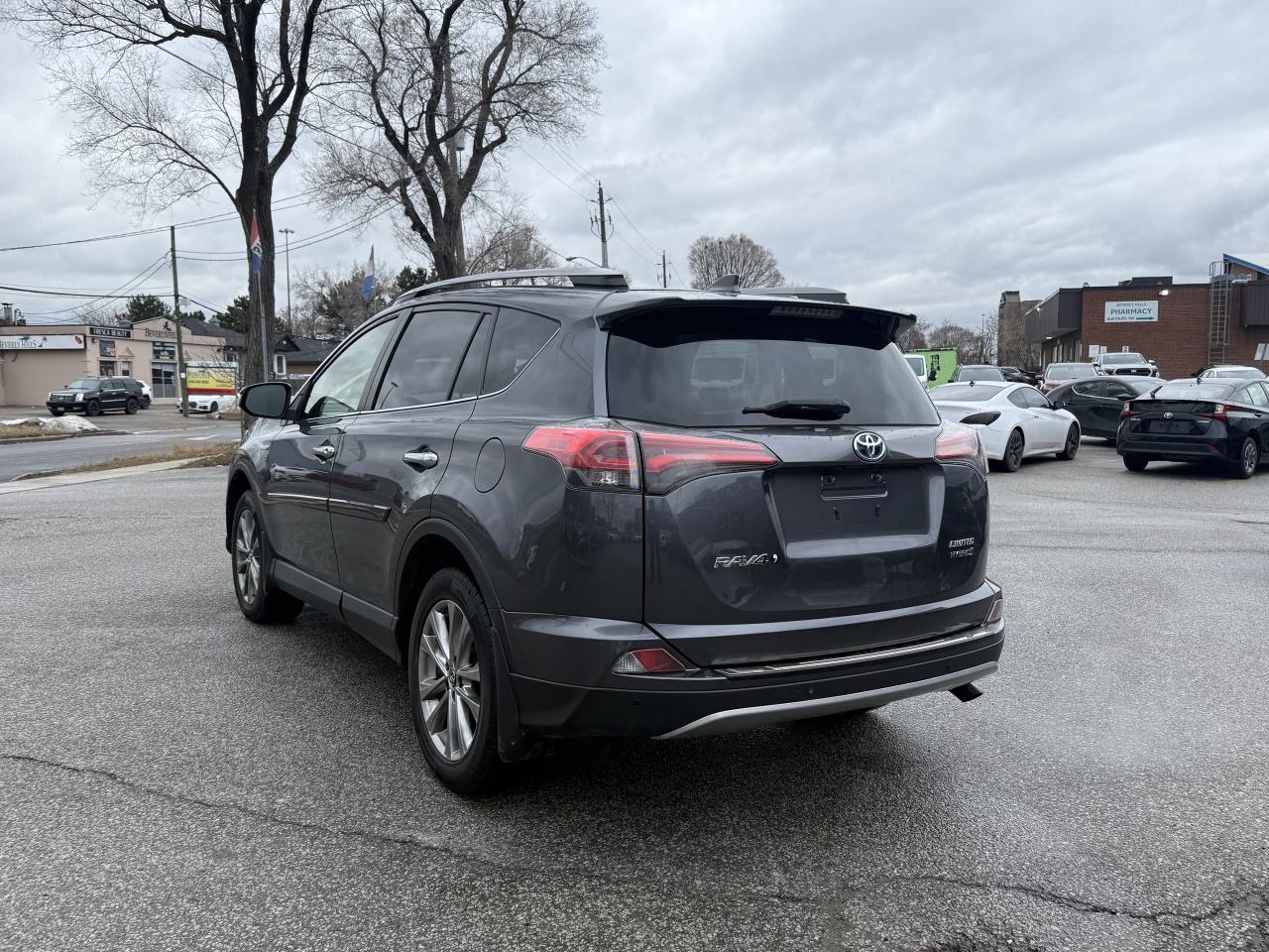 2018 Toyota RAV4 Hybrid l AWD l Limited l 2 Owner l Toyota Service Photo4