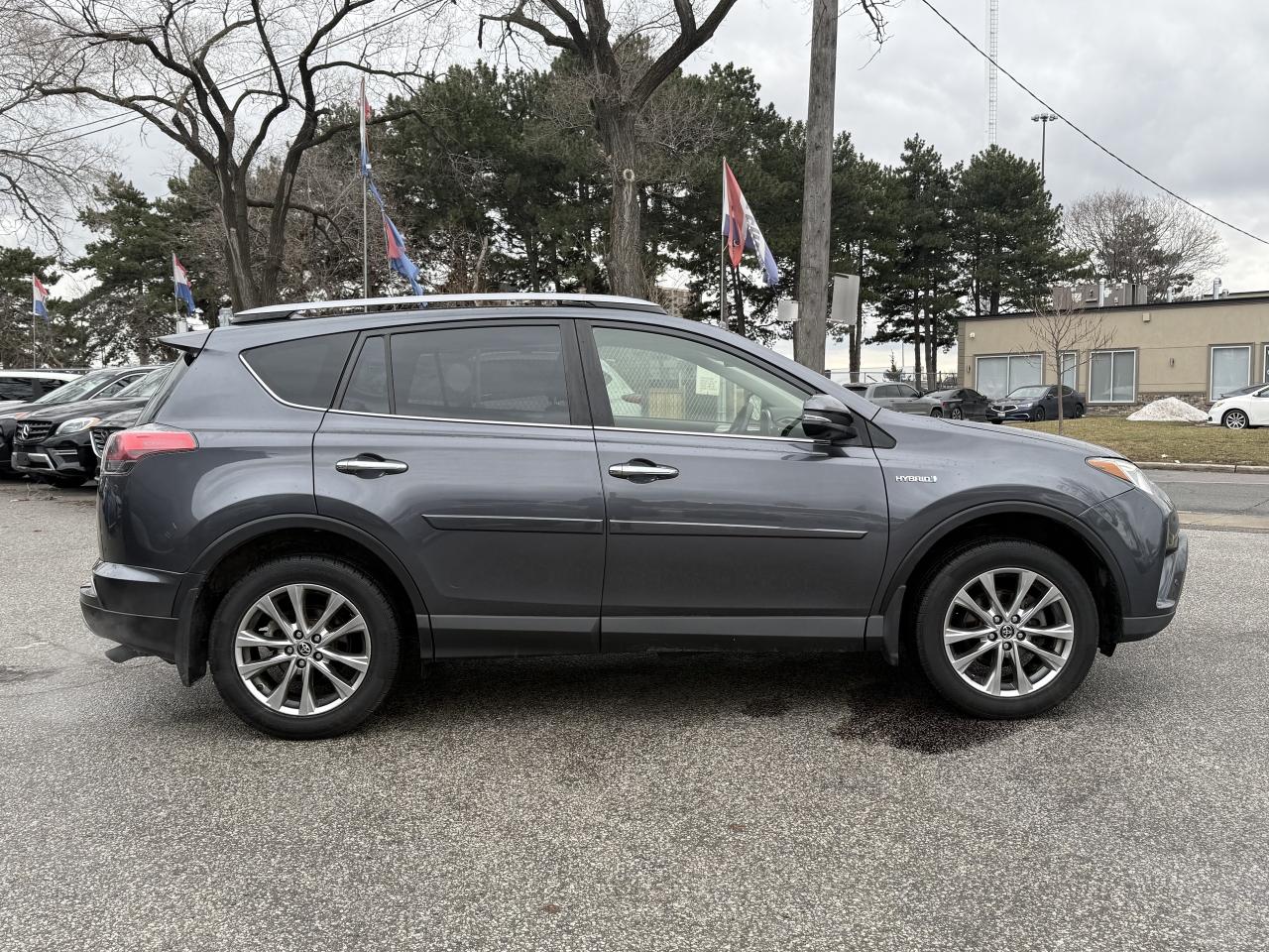 2018 Toyota RAV4 Hybrid l AWD l Limited l 2 Owner l Toyota Service Photo