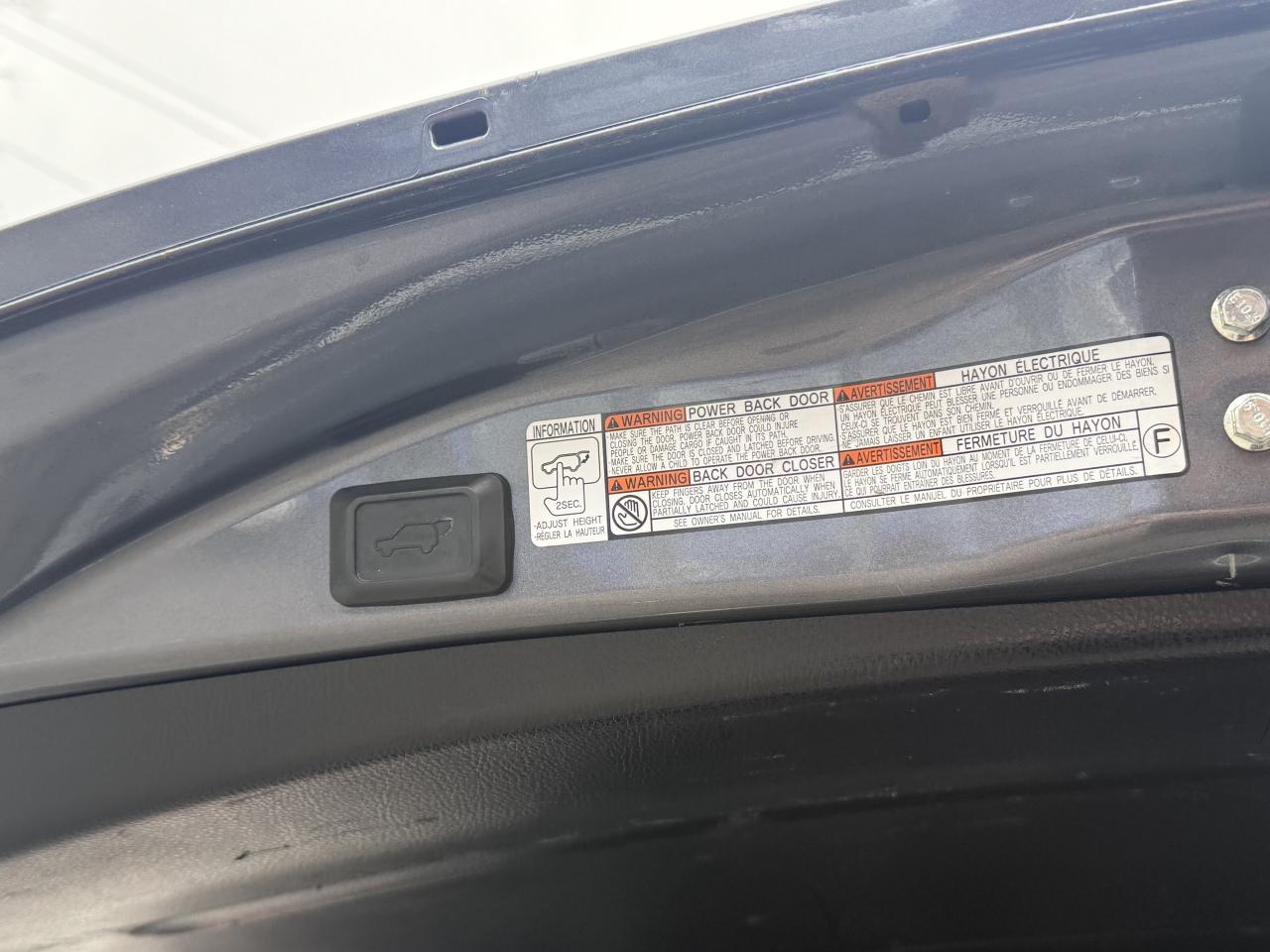 2018 Toyota RAV4 Hybrid l AWD l Limited l 2 Owner l Toyota Service Photo