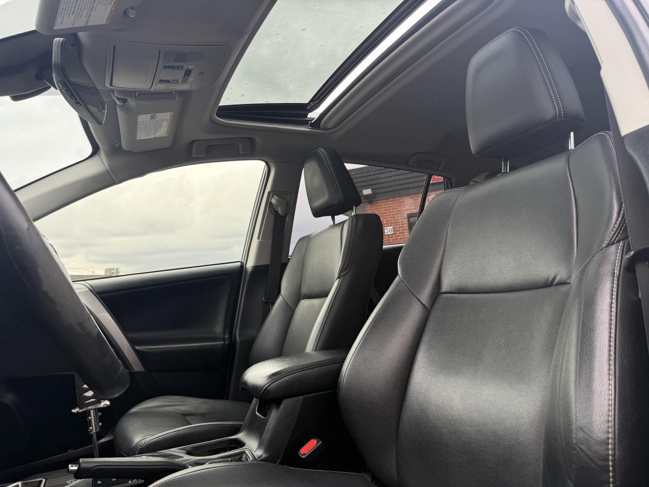 2018 Toyota RAV4 Hybrid l AWD l Limited l 2 Owner l Toyota Service Photo