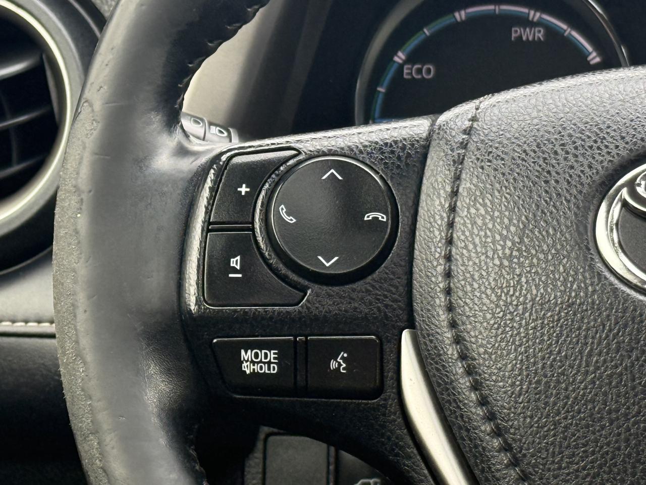 2018 Toyota RAV4 Hybrid l AWD l Limited l 2 Owner l Toyota Service Photo