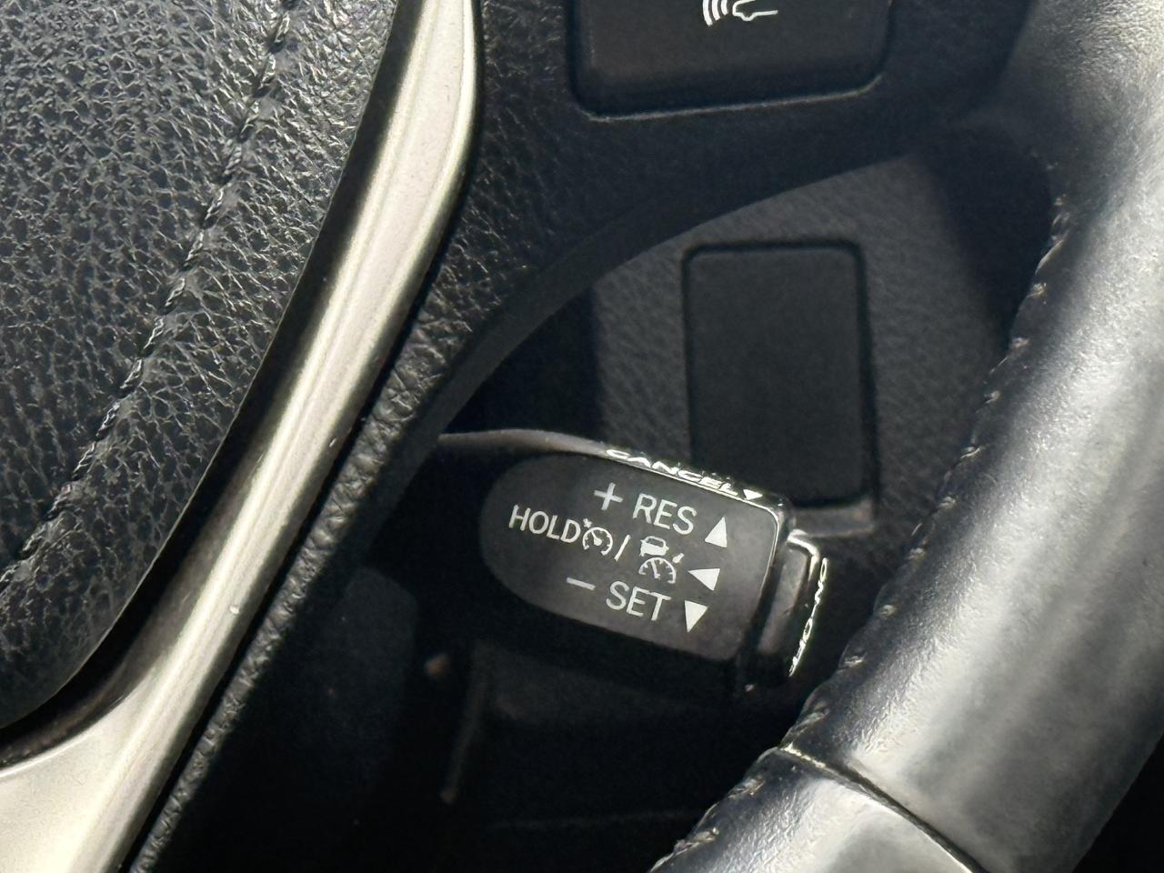 2018 Toyota RAV4 Hybrid l AWD l Limited l 2 Owner l Toyota Service Photo