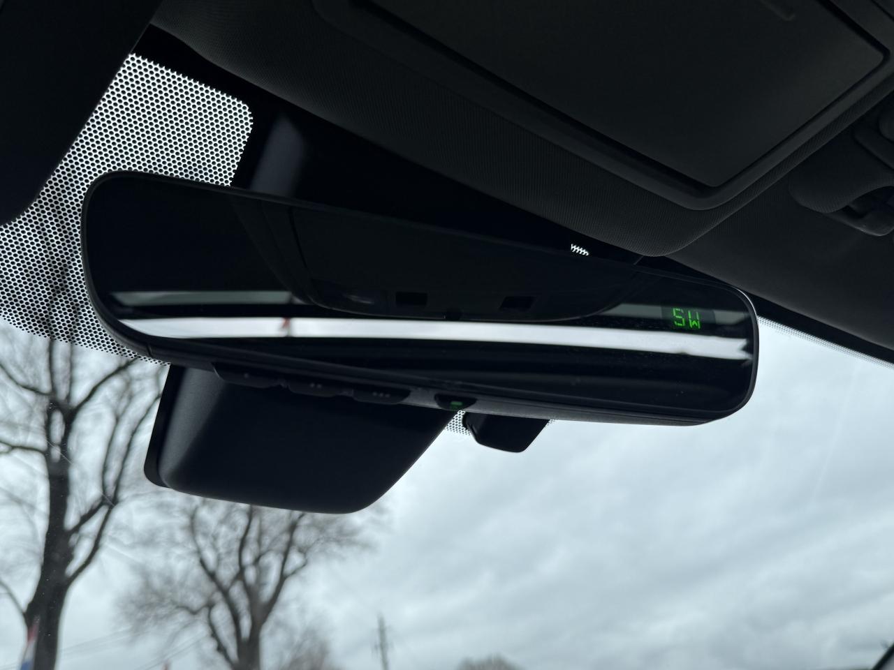 2018 Toyota RAV4 Hybrid l AWD l Limited l 2 Owner l Toyota Service Photo