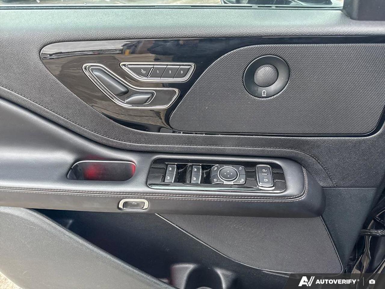 2023 Lincoln Aviator Reserve   ONE OWNER   LEATHER   MOONROOF Photo