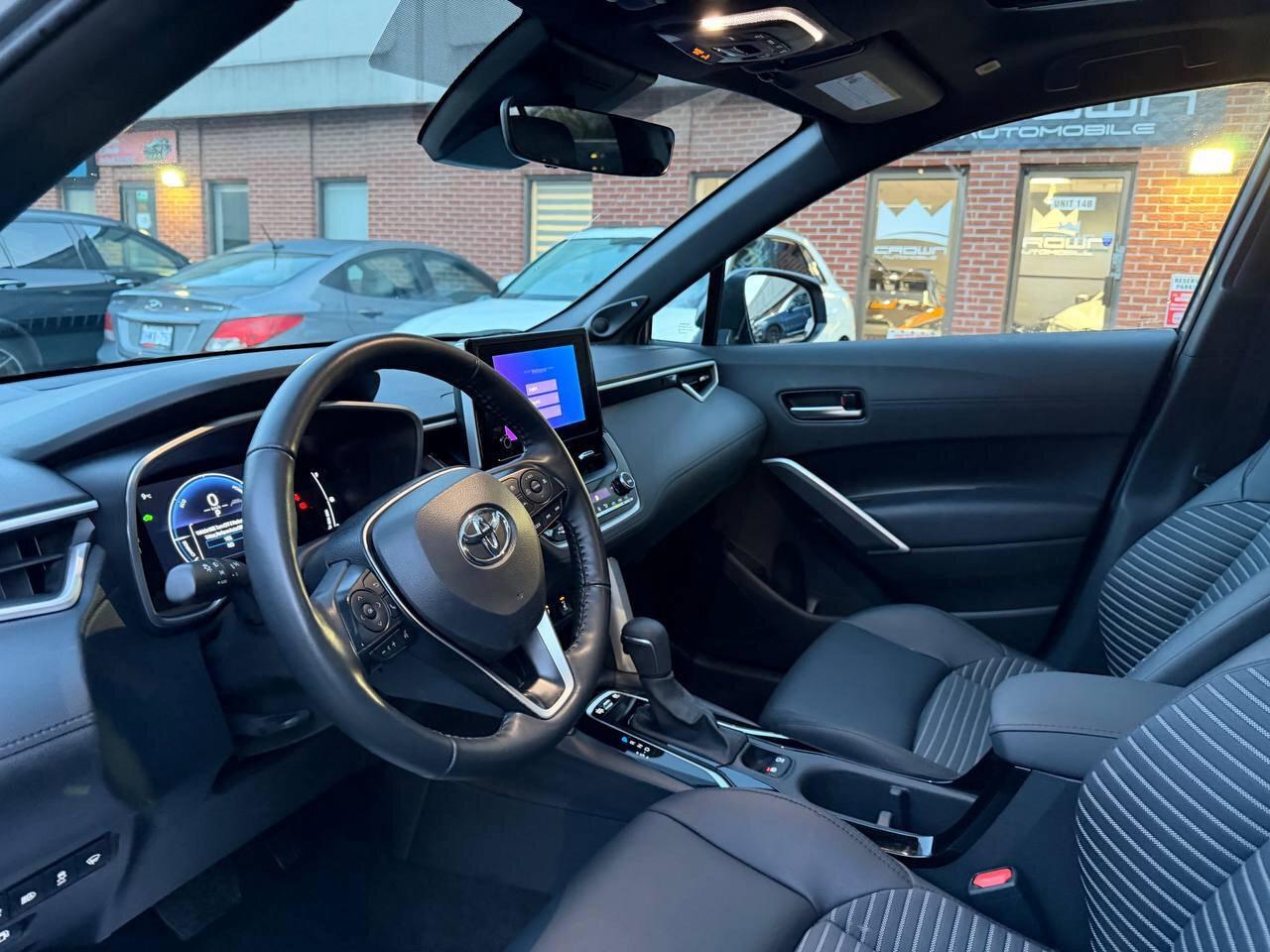 2024 Toyota Corolla Cross XSE Photo