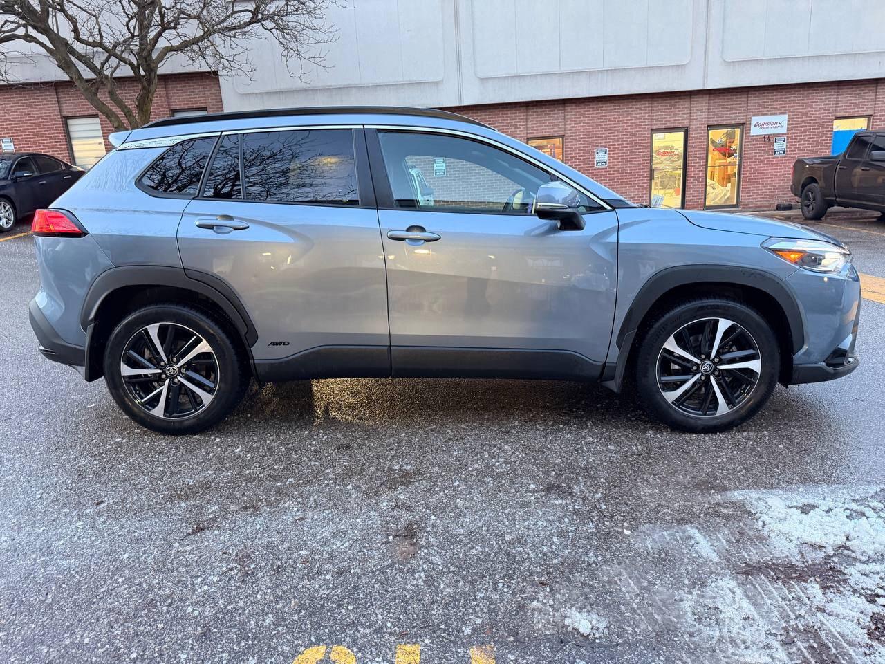 2024 Toyota Corolla Cross XSE Photo