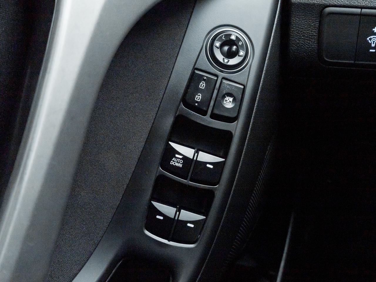 2016 Hyundai Elantra 4dr Sdn Manual GLS   AS IS Photo