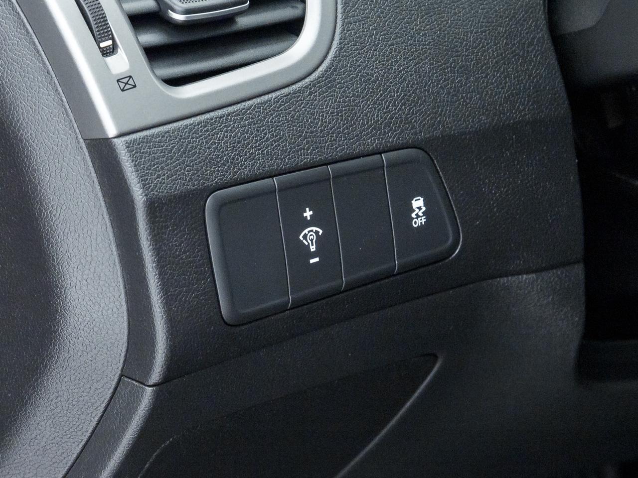 2016 Hyundai Elantra 4dr Sdn Manual GLS   AS IS Photo