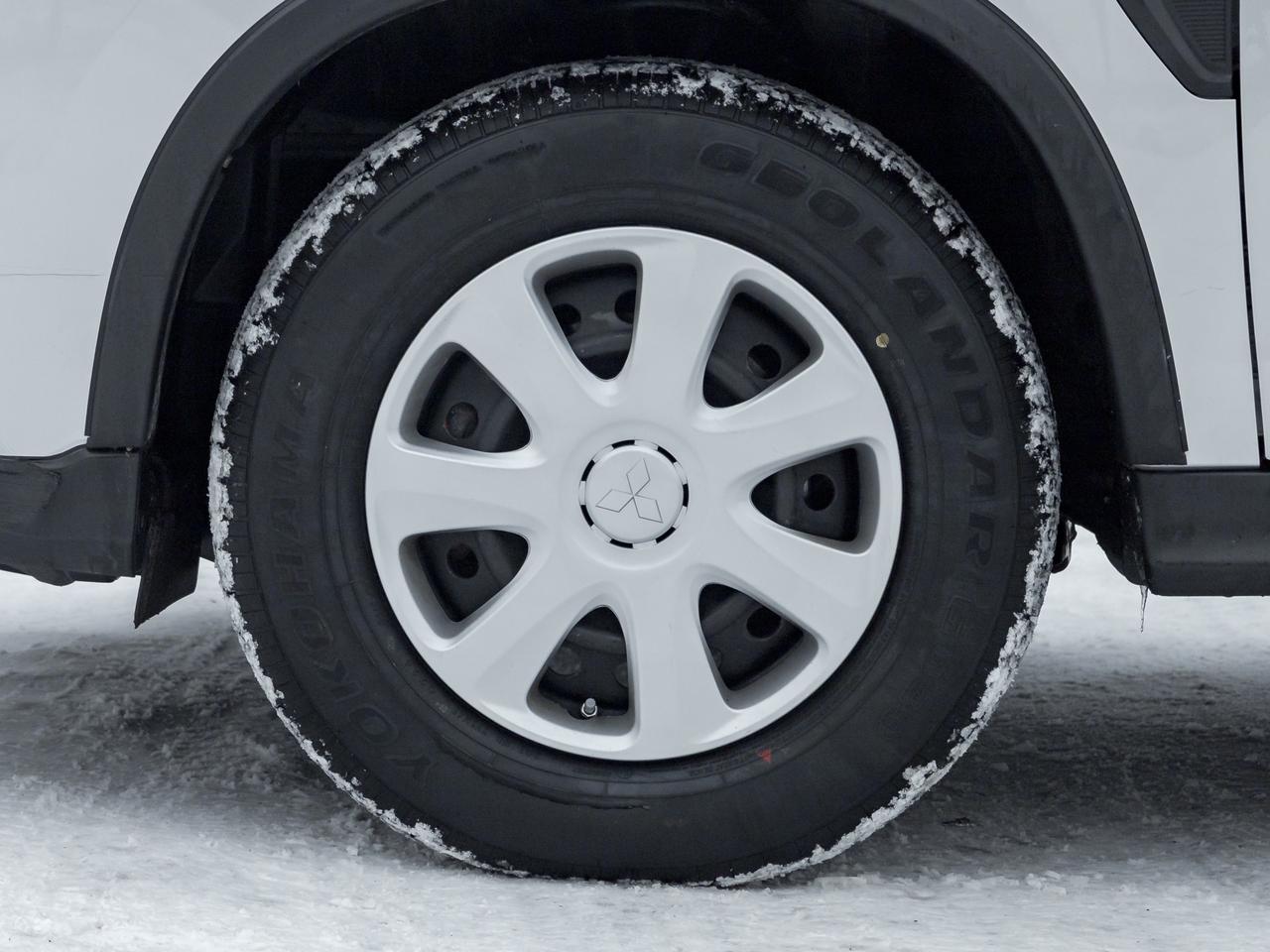 2022 Mitsubishi RVR ES FWD   CPO FINANCE RATES FOR AS LOW AS 0.90% Photo3