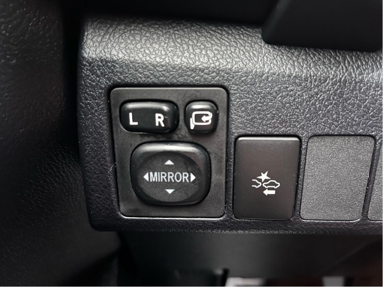 2017 Toyota Corolla iM CERTIFIED Photo