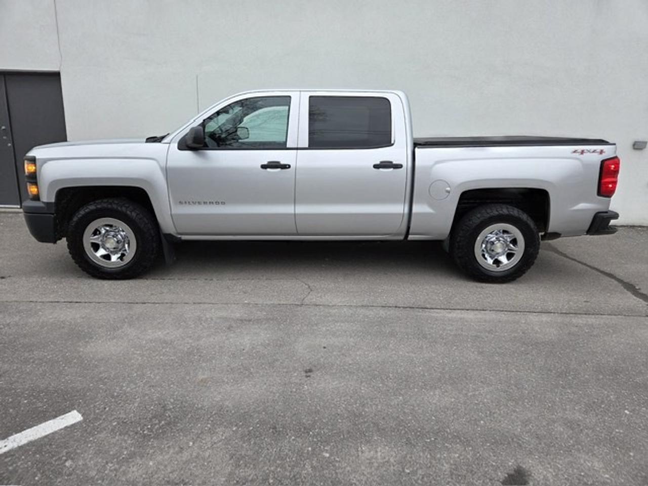 2014 Chevrolet Silverado 1500 4WD CREW CAB-SHORT BOX-TONNEAU-1 OWNER-CERTIFIED! Photo