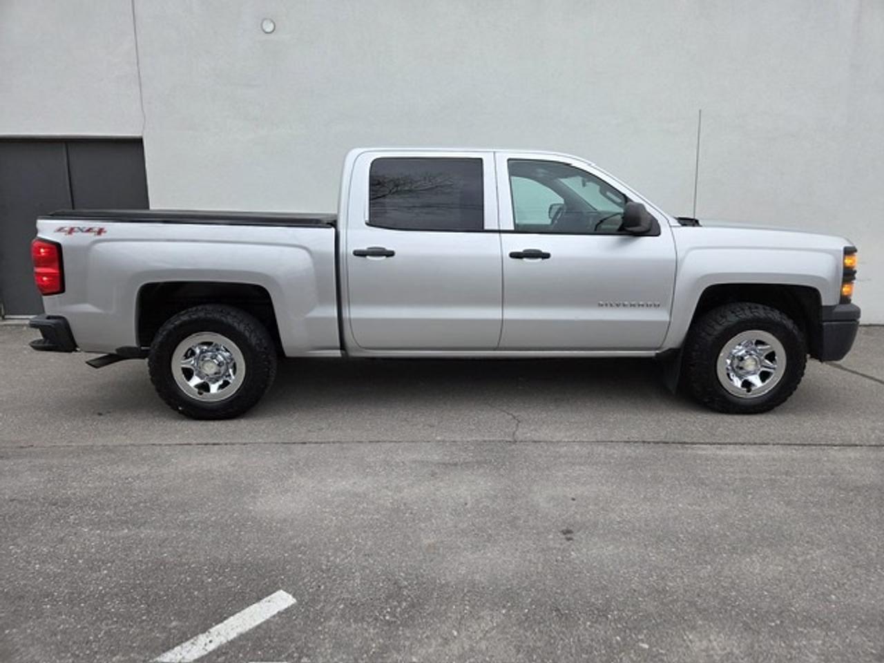 2014 Chevrolet Silverado 1500 4WD CREW CAB-SHORT BOX-TONNEAU-1 OWNER-CERTIFIED! Photo