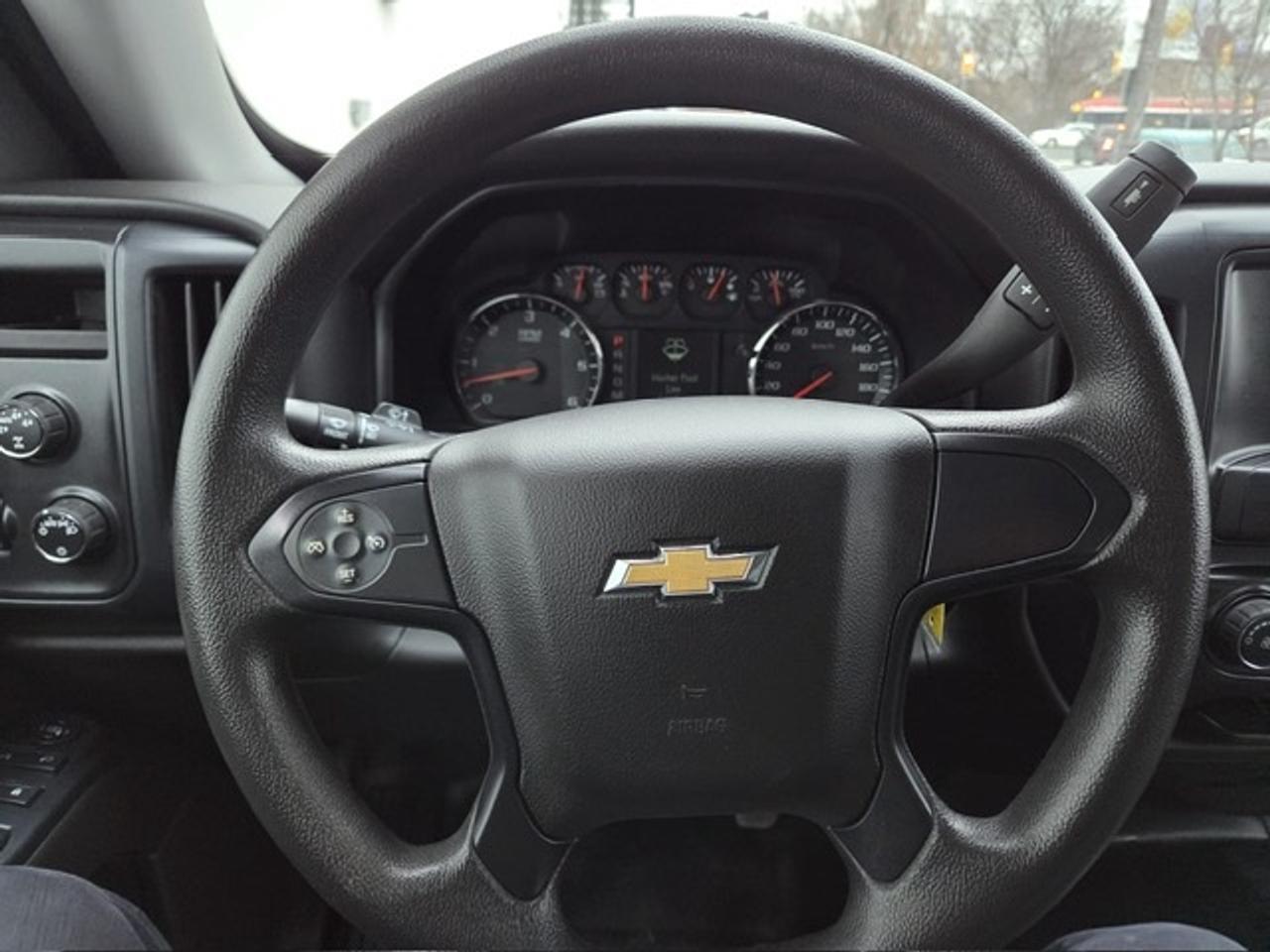 2014 Chevrolet Silverado 1500 4WD CREW CAB-SHORT BOX-TONNEAU-1 OWNER-CERTIFIED! Photo