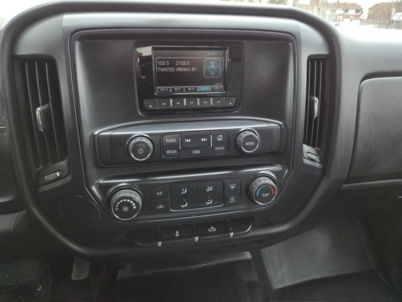 2014 Chevrolet Silverado 1500 4WD CREW CAB-SHORT BOX-TONNEAU-1 OWNER-CERTIFIED! Photo