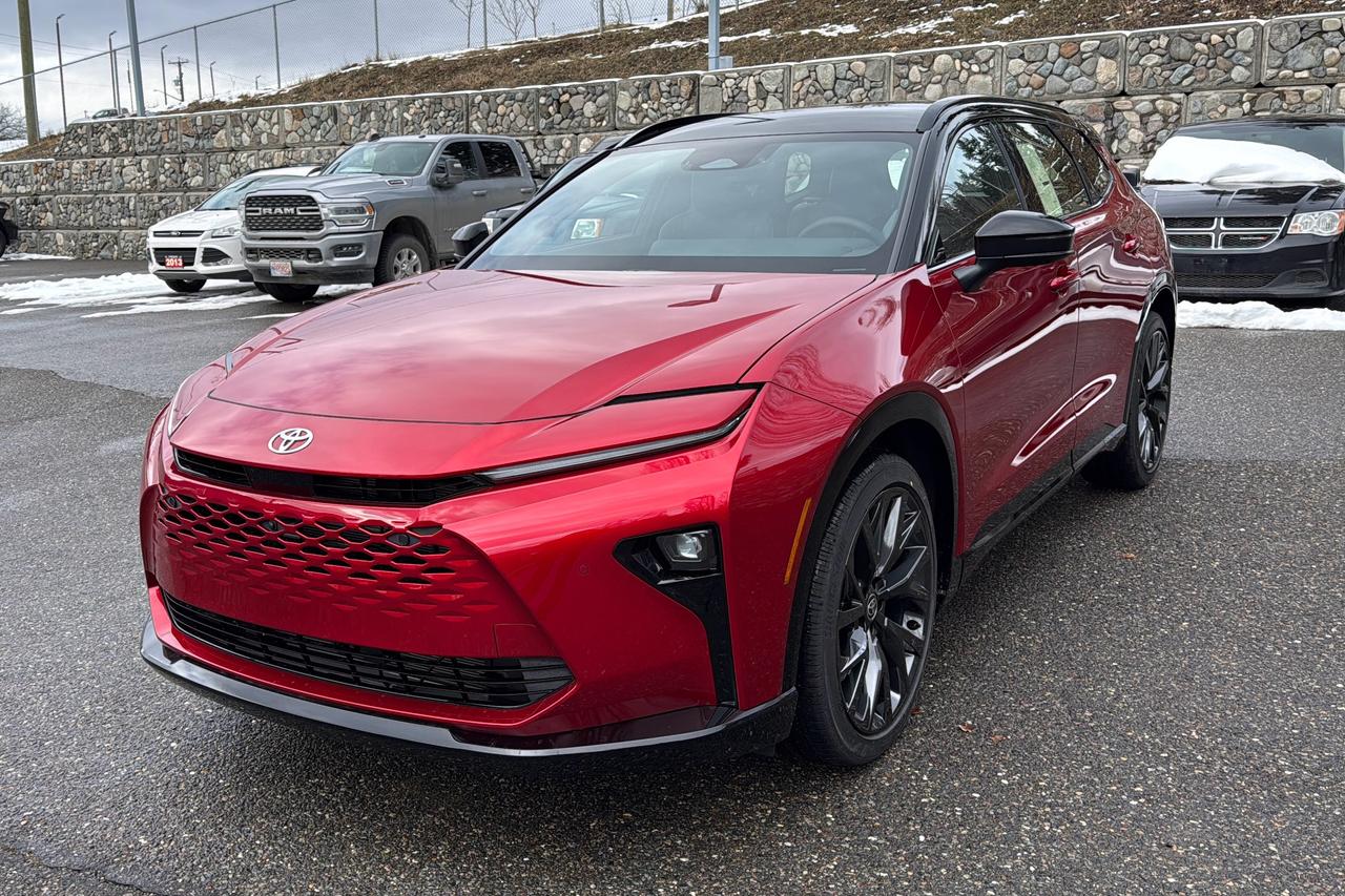 2026 Toyota Crown Signia Limited Adv. Tech Package Photo