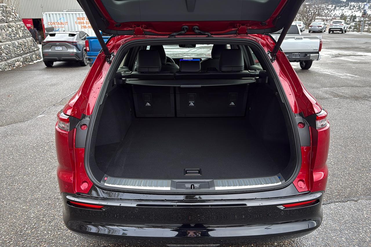 2026 Toyota Crown Signia Limited Adv. Tech Package Photo