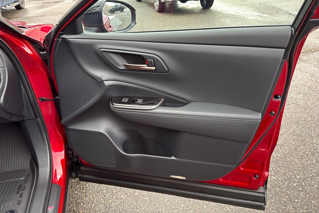 2026 Toyota Crown Signia Limited Adv. Tech Package Photo