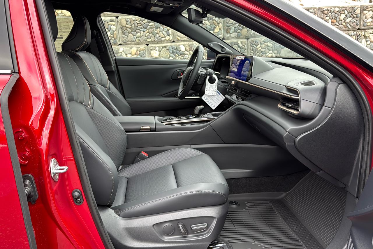 2026 Toyota Crown Signia Limited Adv. Tech Package Photo