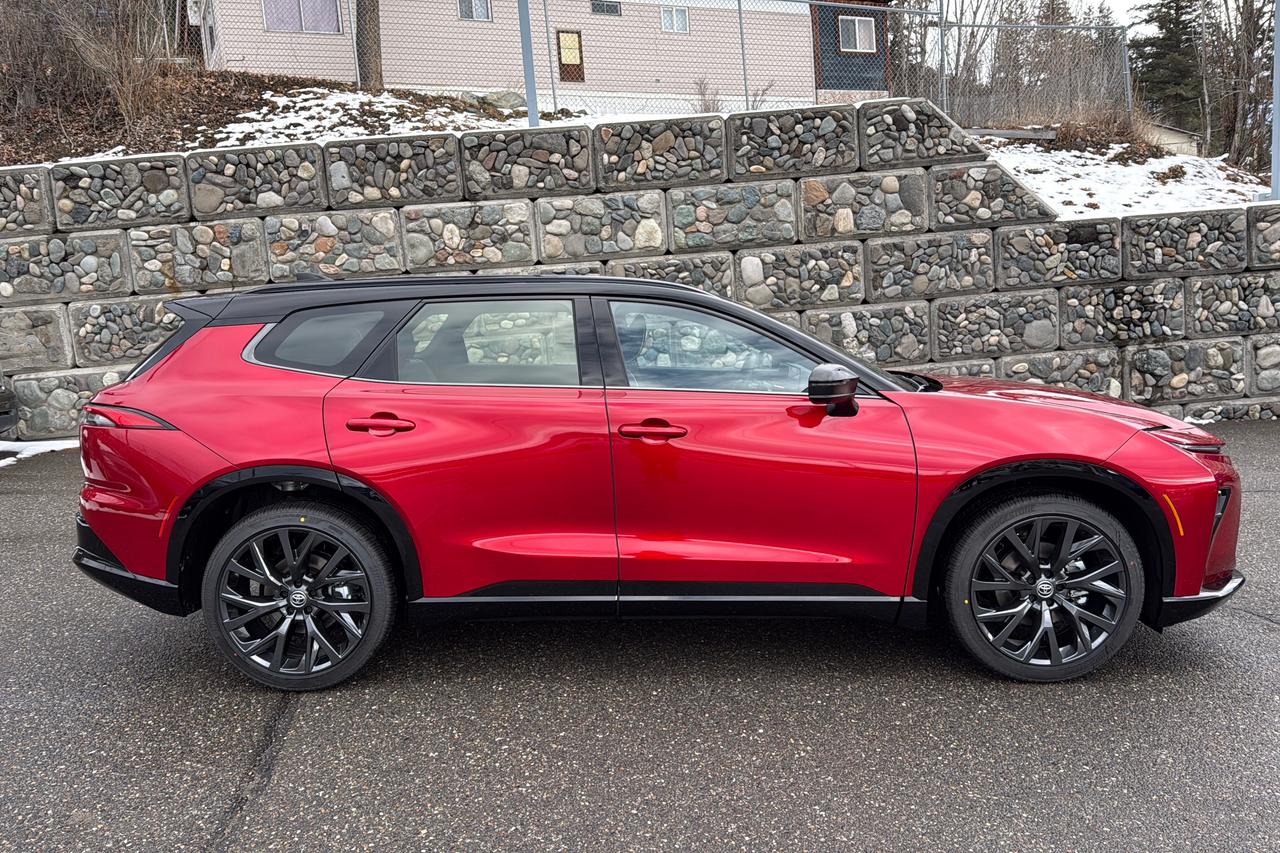 2026 Toyota Crown Signia Limited Adv. Tech Package Photo