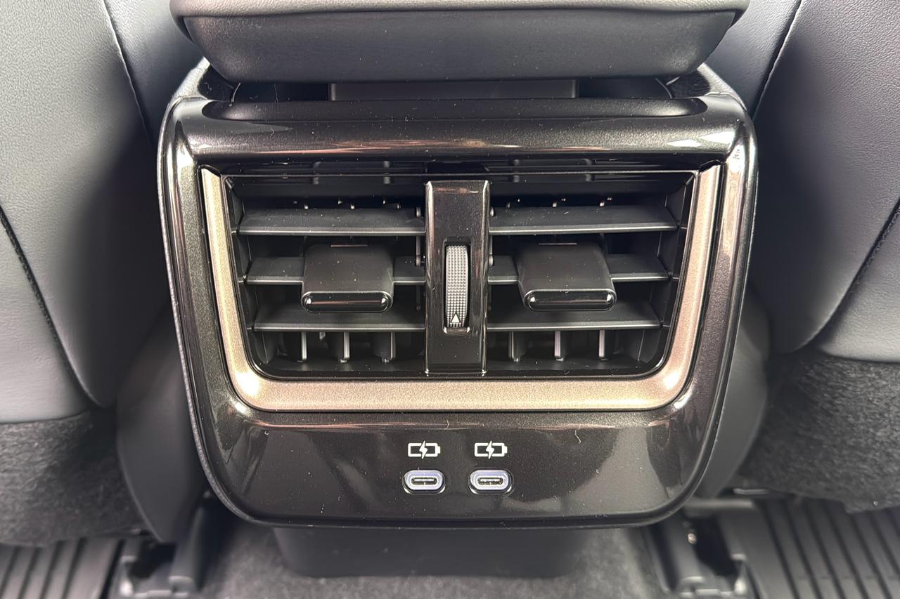 2026 Toyota Crown Signia Limited Adv. Tech Package Photo