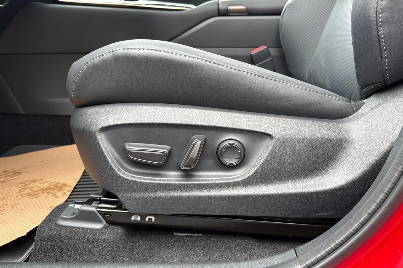 2026 Toyota Crown Signia Limited Adv. Tech Package Photo