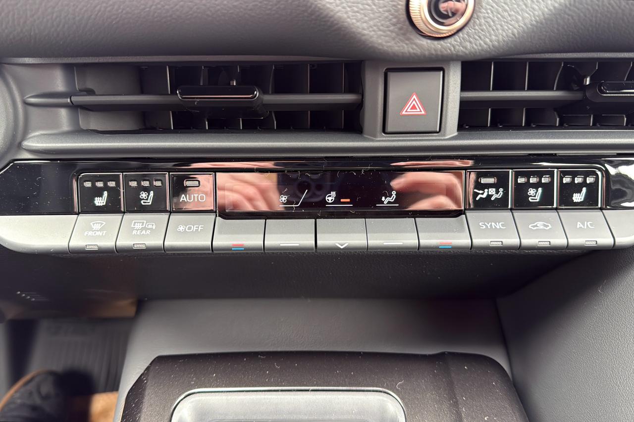 2026 Toyota Crown Signia Limited Adv. Tech Package Photo