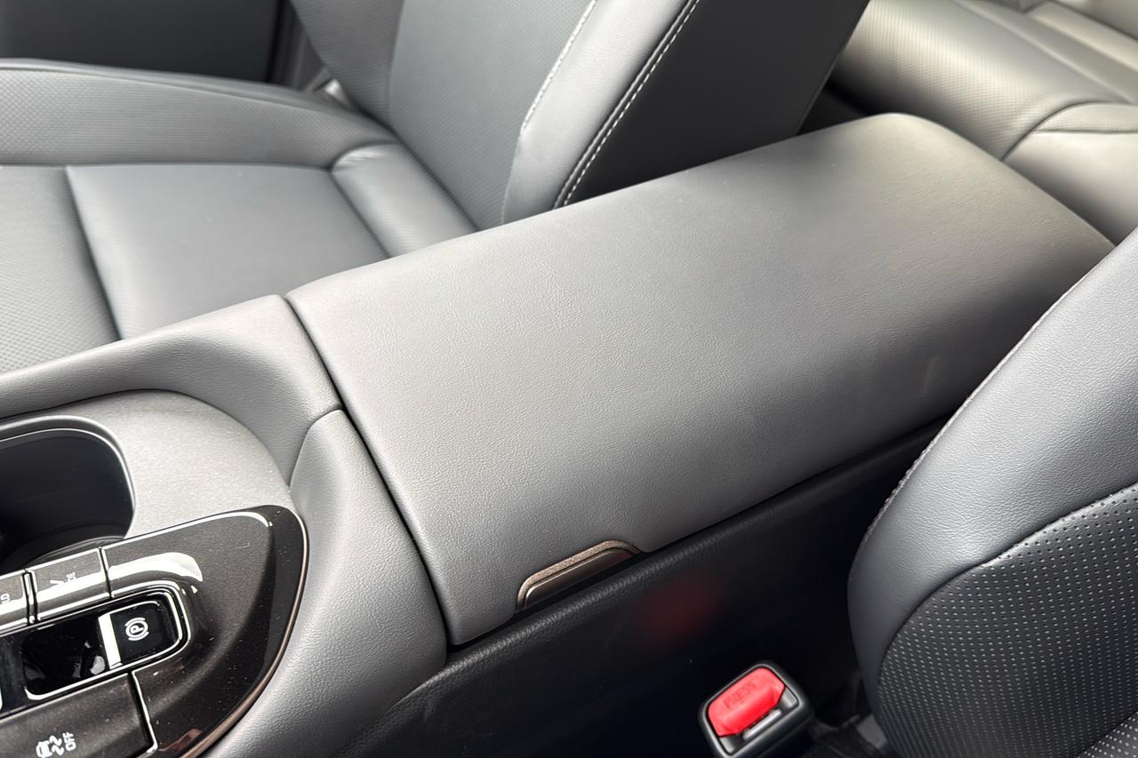 2026 Toyota Crown Signia Limited Adv. Tech Package Photo