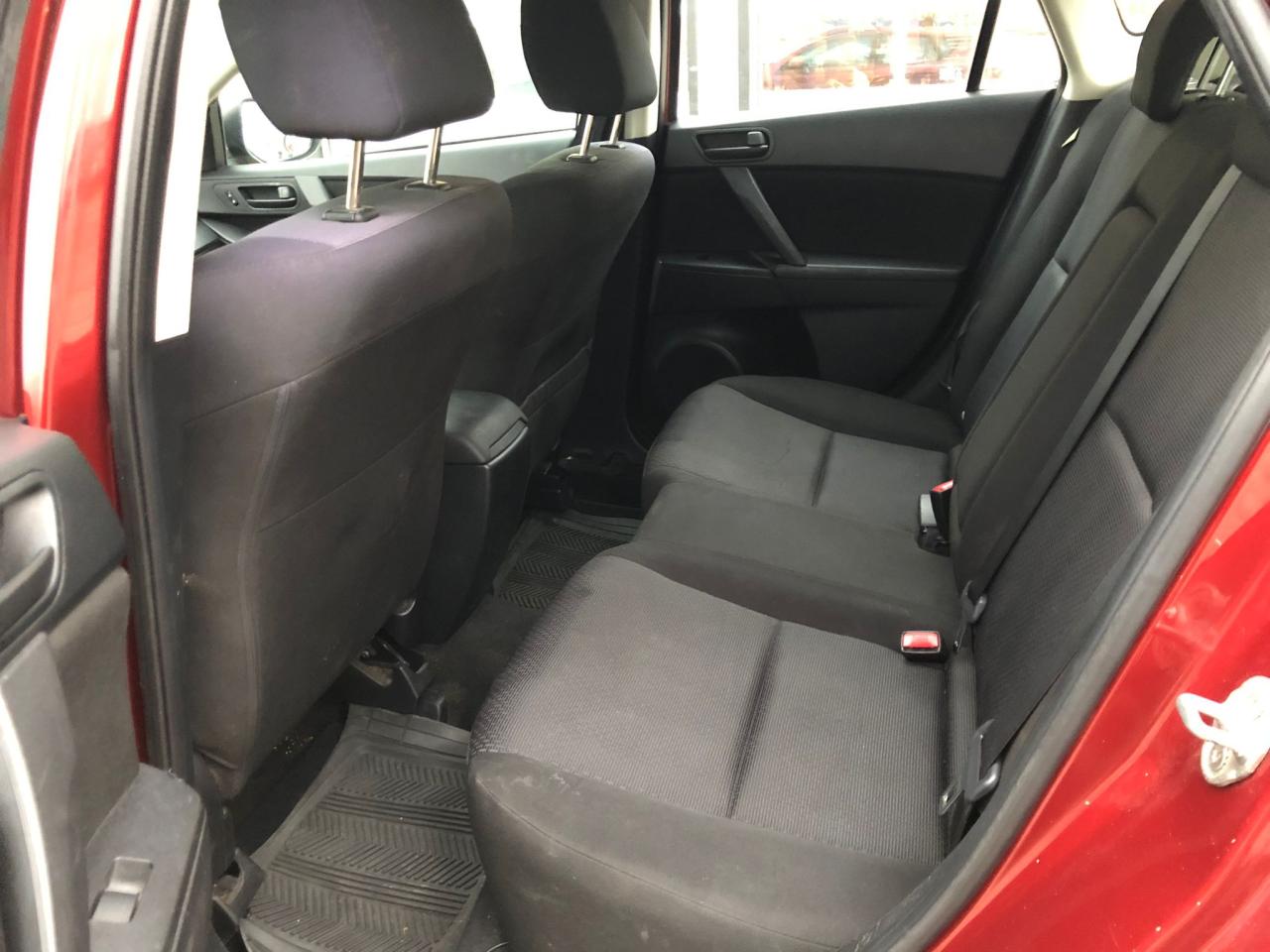 2010 Mazda MAZDA3 GX CERTIFIED WITH 3 YEARS WARRANTY INCLUDED. Photo