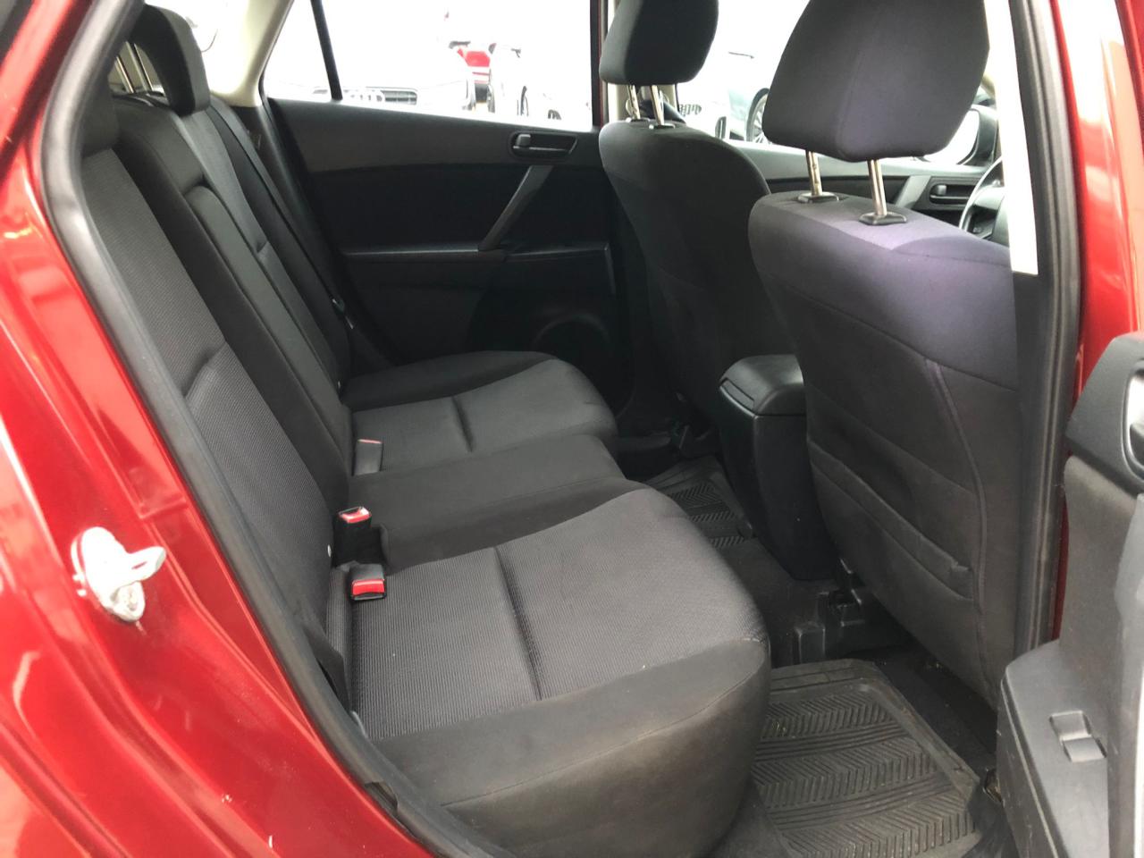 2010 Mazda MAZDA3 GX CERTIFIED WITH 3 YEARS WARRANTY INCLUDED. Photo