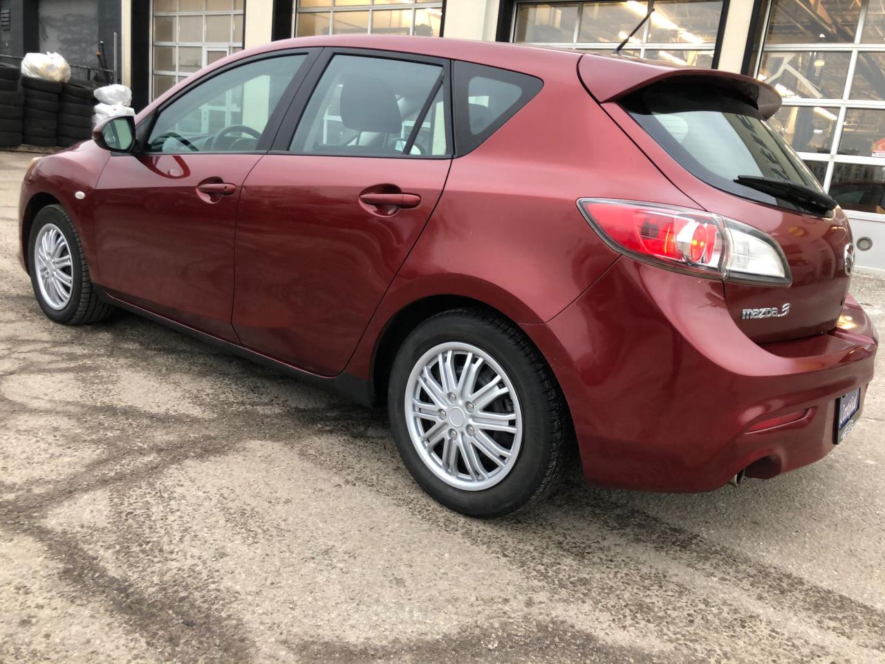 2010 Mazda MAZDA3 GX CERTIFIED WITH 3 YEARS WARRANTY INCLUDED. Photo3