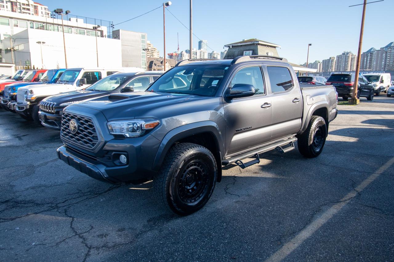 2023 Toyota Tacoma 4x4 Double Cab SB Photo2