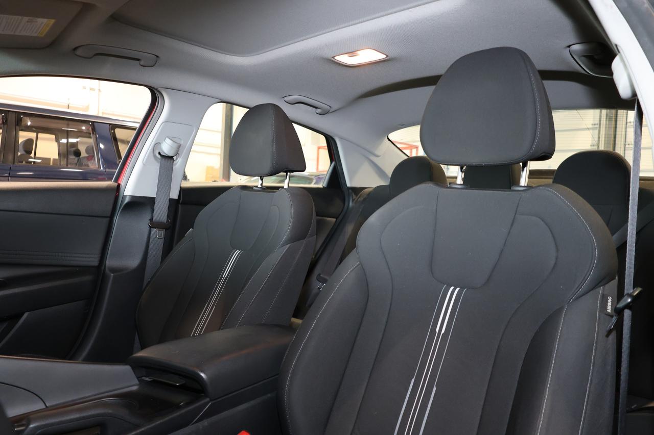 2022 Hyundai Elantra Preferred - ONE OWNER|SUNROOF|CAMERA|BLINDSPOT Photo