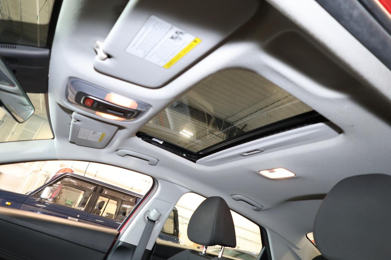 2022 Hyundai Elantra Preferred - ONE OWNER|SUNROOF|CAMERA|BLINDSPOT Photo