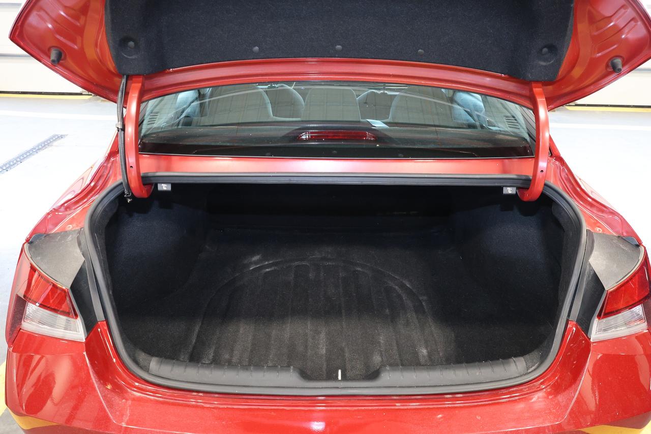 2022 Hyundai Elantra Preferred - ONE OWNER|SUNROOF|CAMERA|BLINDSPOT Photo