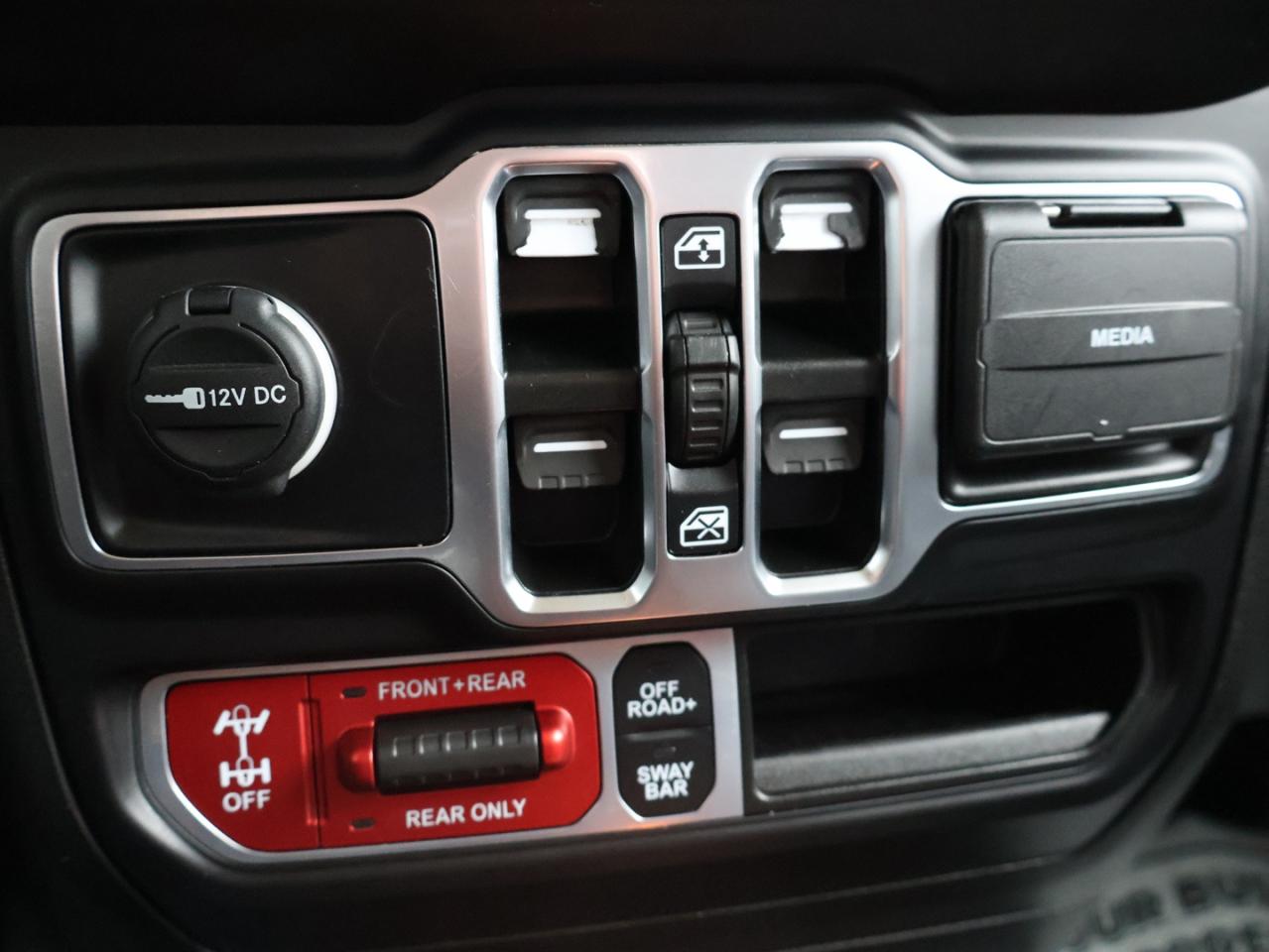 2022 Jeep Gladiator V6 RUBICON 4WD CERTIFIED *1 OWNER*JEEP MAINTAIN* CAMERA NAV BLUETOOTH LEATHER HEATED SEATS CRUISE ALLOYS Photo