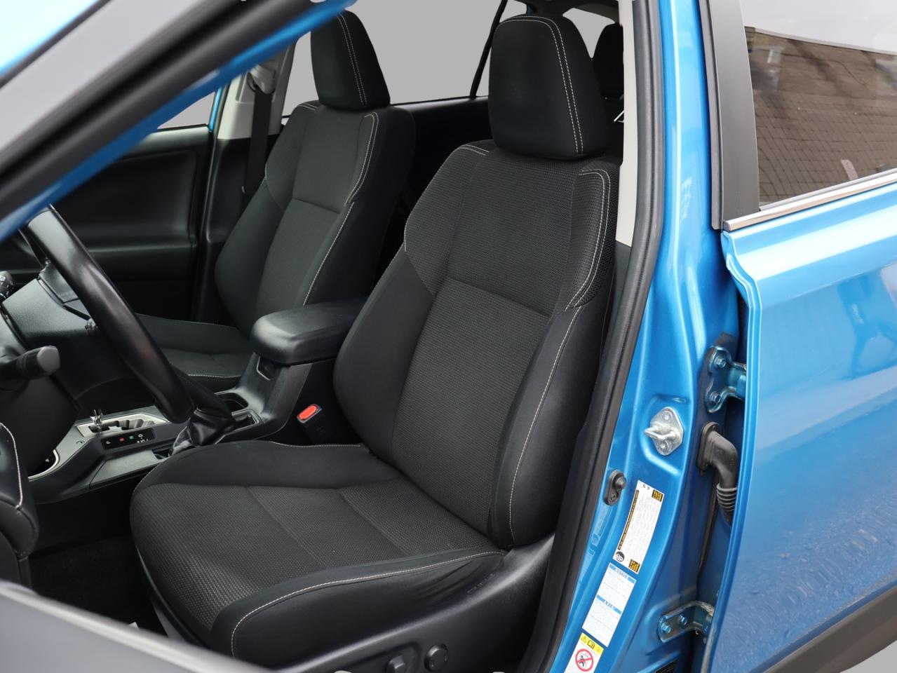 2017 Toyota RAV4 Hybrid XLE AWD CERTIFIED *TOYOTA MAINTAIN* CAMERA BLUETOOTH HEATED SEATS SUNROOF CRUISE ALLOYS Photo