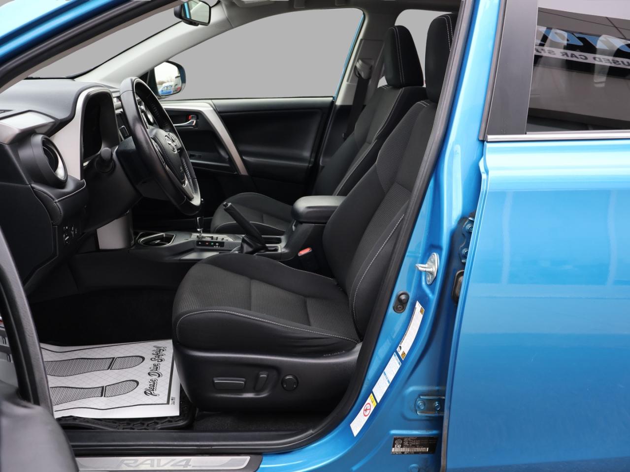 2017 Toyota RAV4 Hybrid XLE AWD CERTIFIED *TOYOTA MAINTAIN* CAMERA BLUETOOTH HEATED SEATS SUNROOF CRUISE ALLOYS Photo