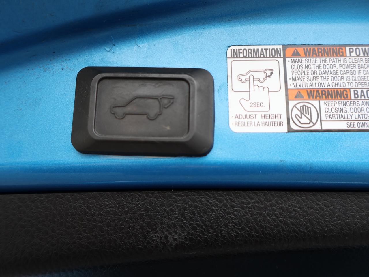 2017 Toyota RAV4 Hybrid XLE AWD CERTIFIED *TOYOTA MAINTAIN* CAMERA BLUETOOTH HEATED SEATS SUNROOF CRUISE ALLOYS Photo