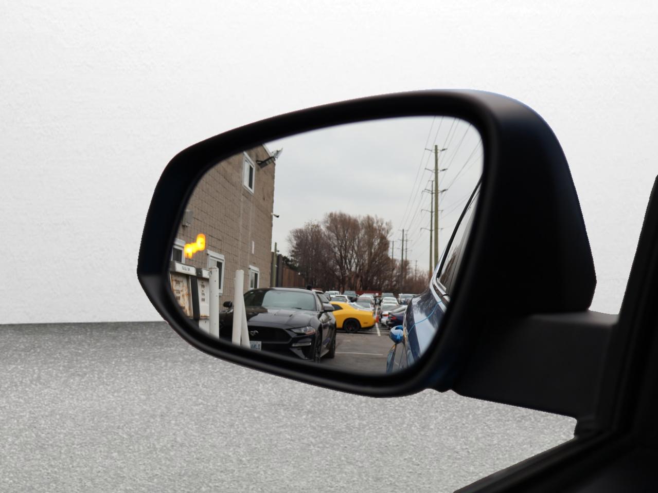 2017 Toyota RAV4 Hybrid XLE AWD CERTIFIED *TOYOTA MAINTAIN* CAMERA BLUETOOTH HEATED SEATS SUNROOF CRUISE ALLOYS Photo