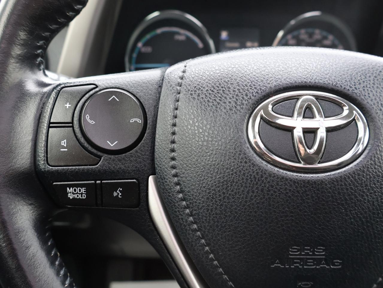 2017 Toyota RAV4 Hybrid XLE AWD CERTIFIED *TOYOTA MAINTAIN* CAMERA BLUETOOTH HEATED SEATS SUNROOF CRUISE ALLOYS Photo