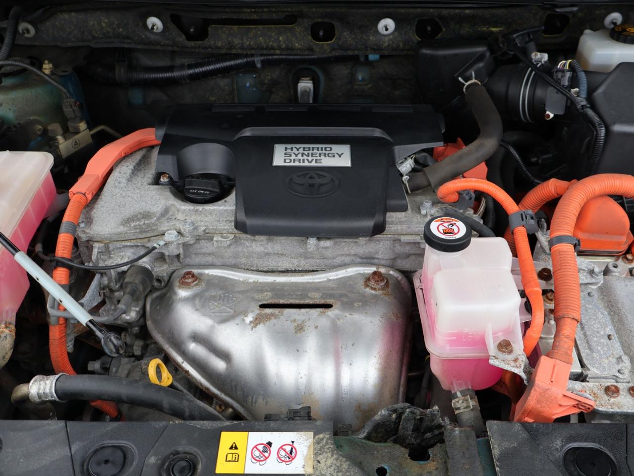 2017 Toyota RAV4 Hybrid XLE AWD CERTIFIED *TOYOTA MAINTAIN* CAMERA BLUETOOTH HEATED SEATS SUNROOF CRUISE ALLOYS Photo